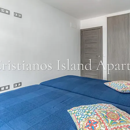 Daire Cristianos Island