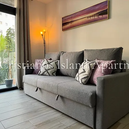 Cristianos Island Daire