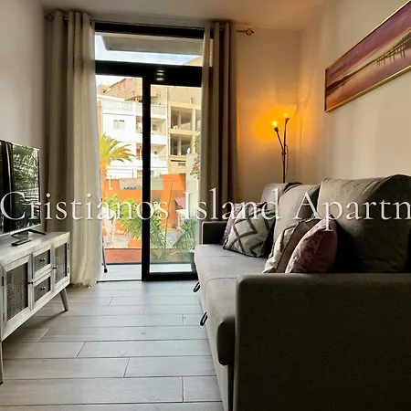 Апартаменты Cristianos Island *