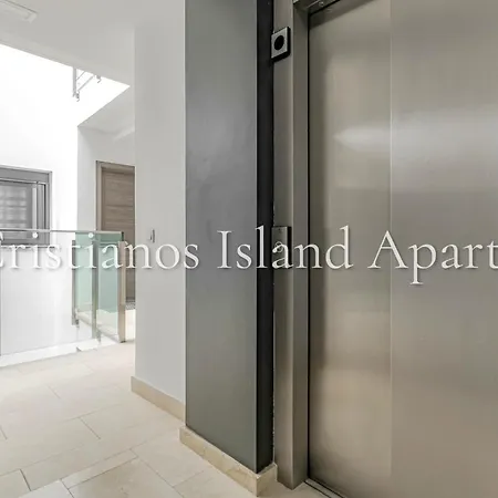 Апартаменты Cristianos Island Лос Кристианос