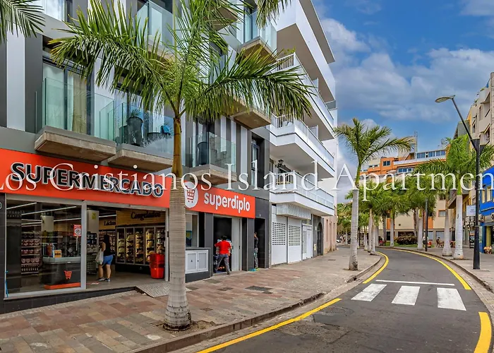 Cristianos Island 公寓 *