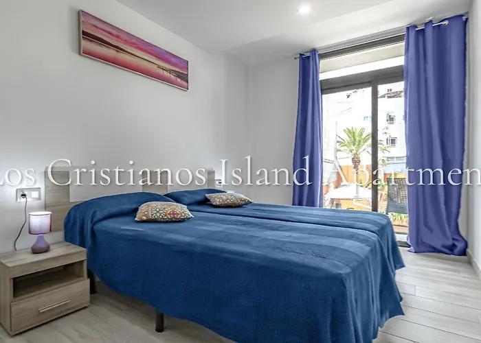 Cristianos Island * 洛斯克里斯蒂亚诺斯