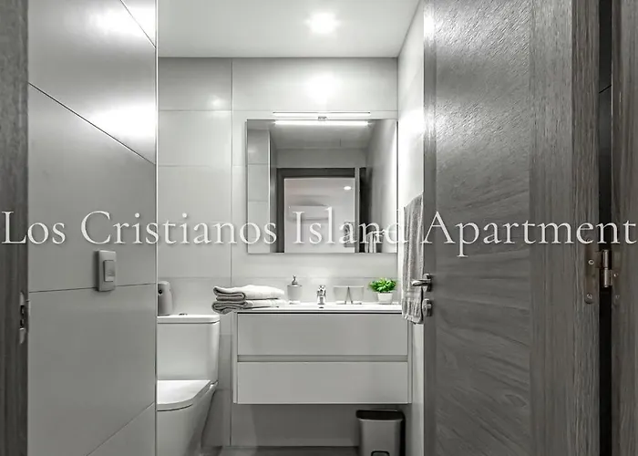 Cristianos Island * Los Cristianos (Tenerife)